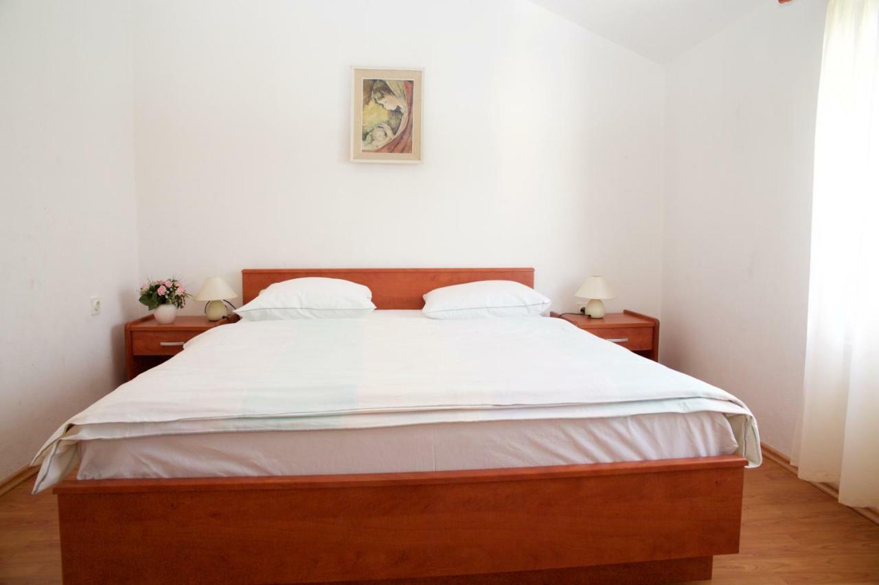 סבטי פיליפ אי ג'קוב Apartments Fjaka מראה חיצוני תמונה