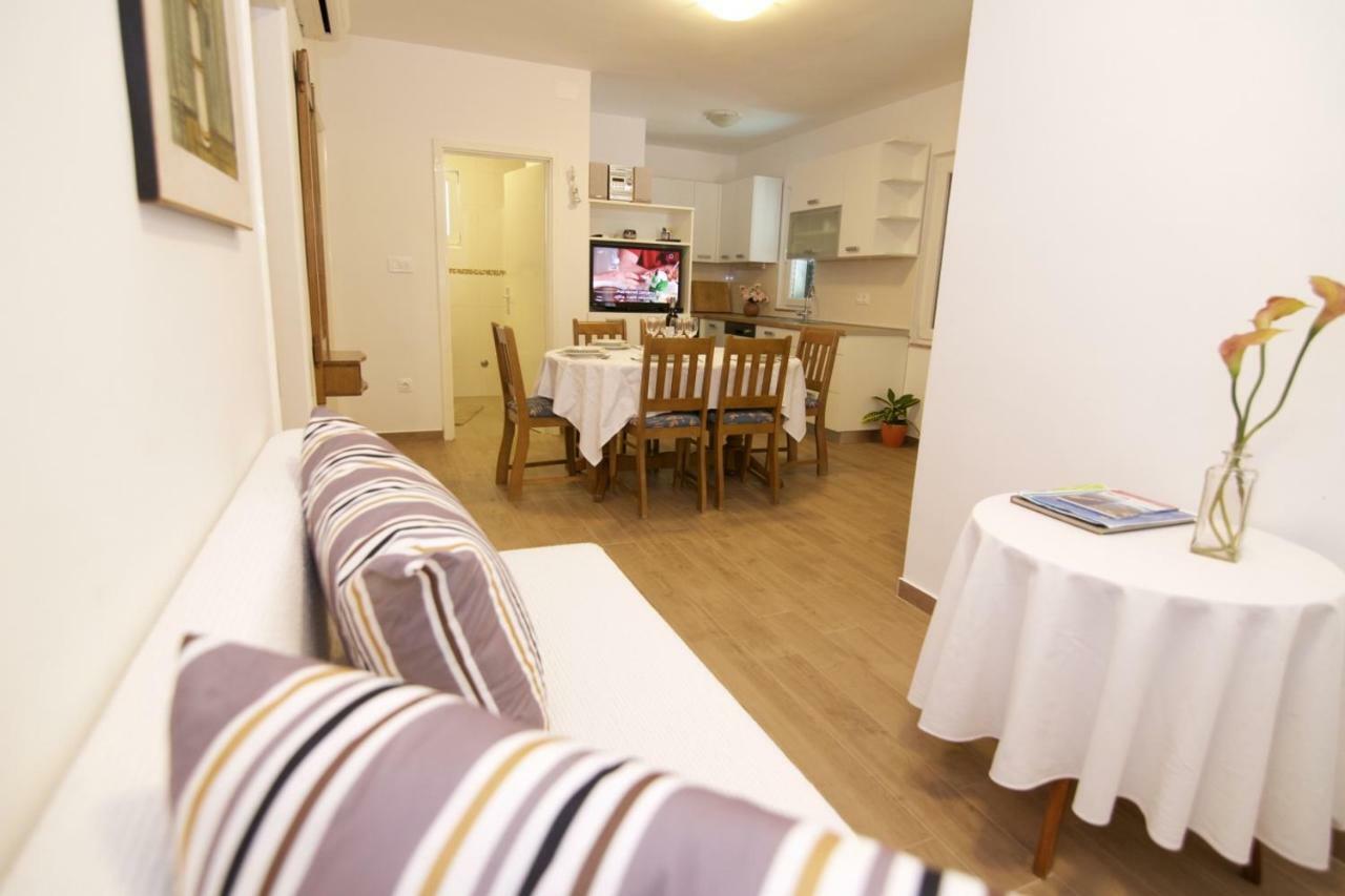 סבטי פיליפ אי ג'קוב Apartments Fjaka מראה חיצוני תמונה