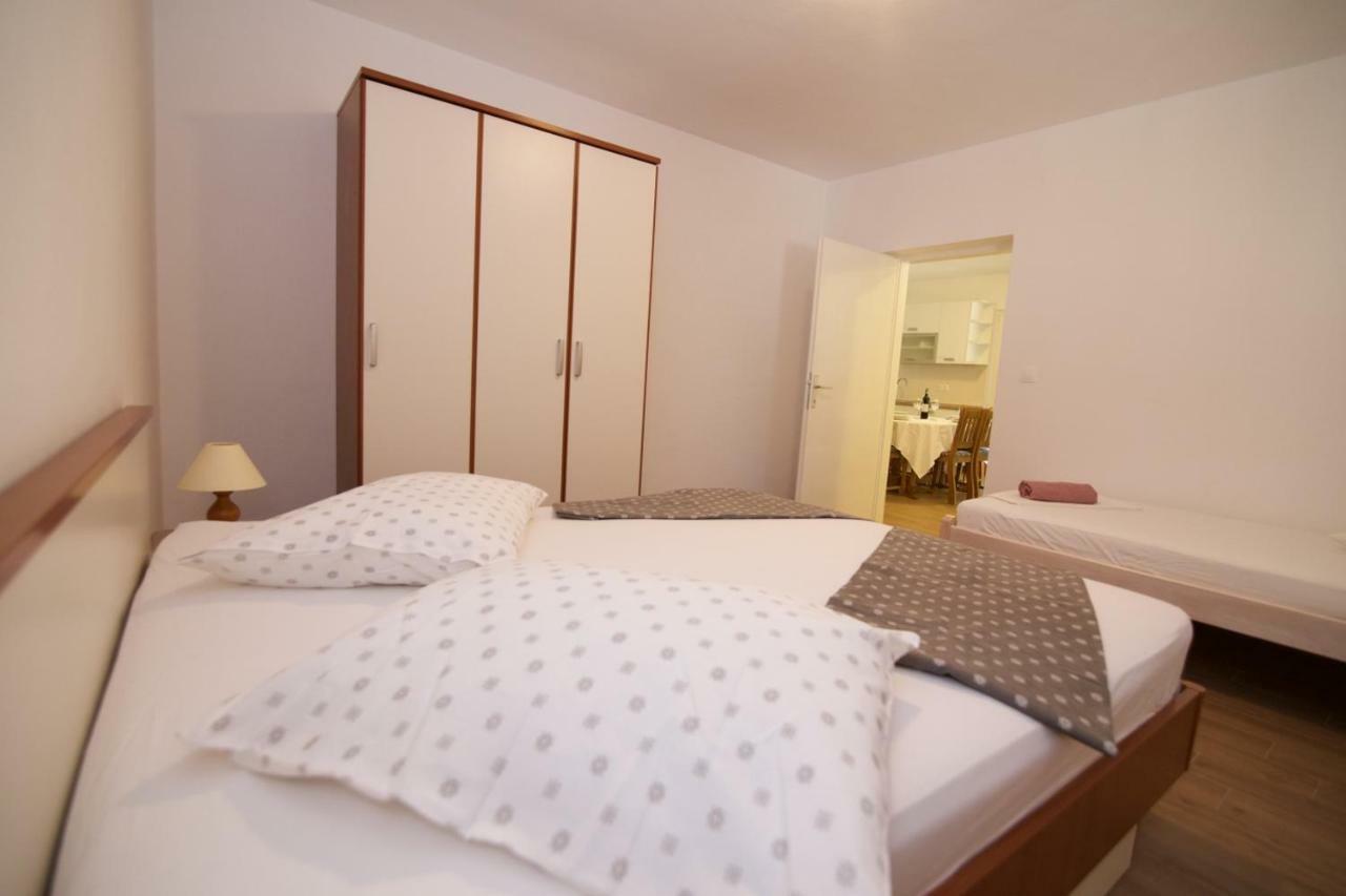 סבטי פיליפ אי ג'קוב Apartments Fjaka מראה חיצוני תמונה